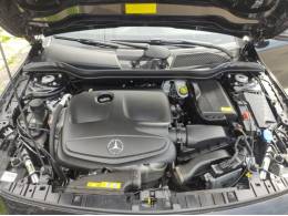 MERCEDES-BENZ - GLA 200 - 2014/2015 - Preta - R$ 99.900,00