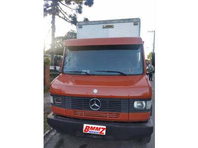 MERCEDES-BENZ - 710 PLUS - 2002/2002 - Vermelha - R$ 130.000,00