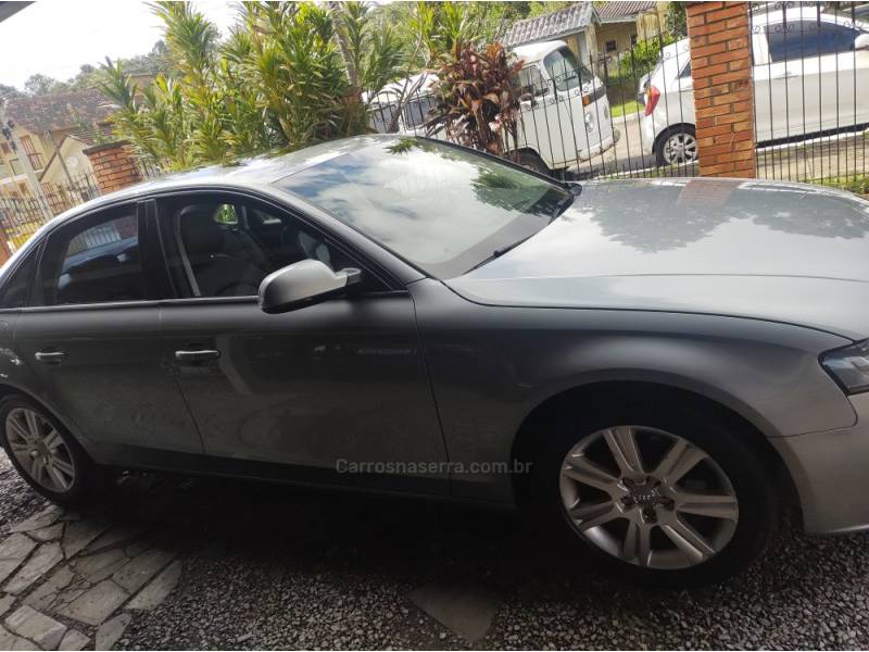 AUDI - A4 - 2011/2011 - Cinza - R$ 62.000,00