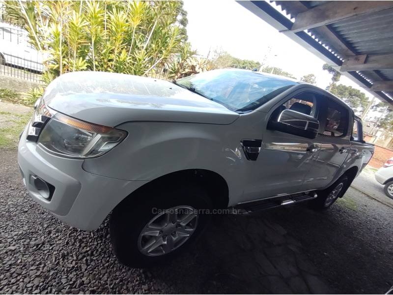 FORD - RANGER - 2013/2013 - Branca - R$ 88.500,00