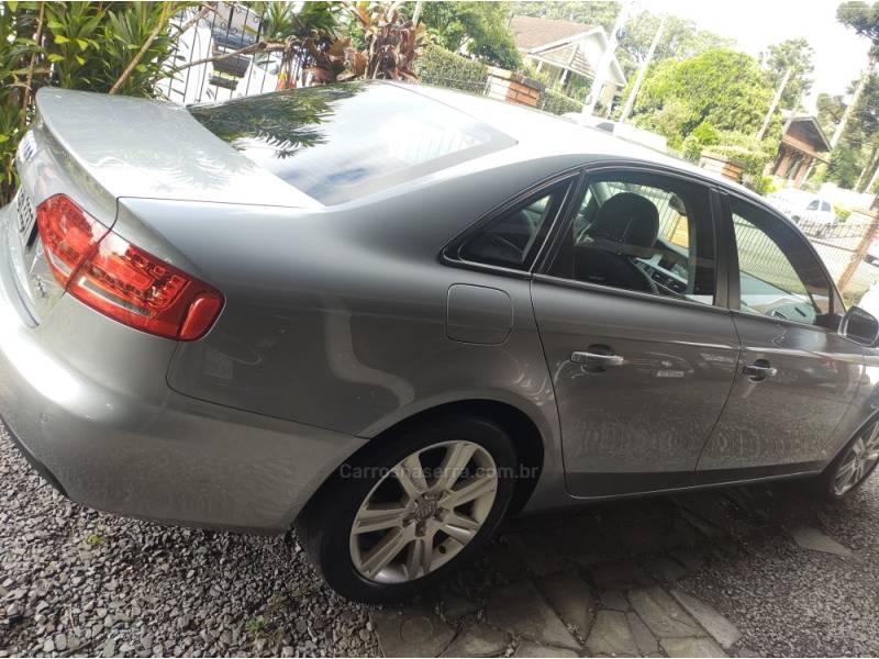 AUDI - A4 - 2011/2011 - Cinza - R$ 62.000,00