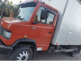 MERCEDES-BENZ - 710 PLUS - 2002/2002 - Vermelha - R$ 130.000,00