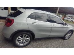 MERCEDES-BENZ - GLA 200 - 2015/2015 - Prata - R$ 112.000,00