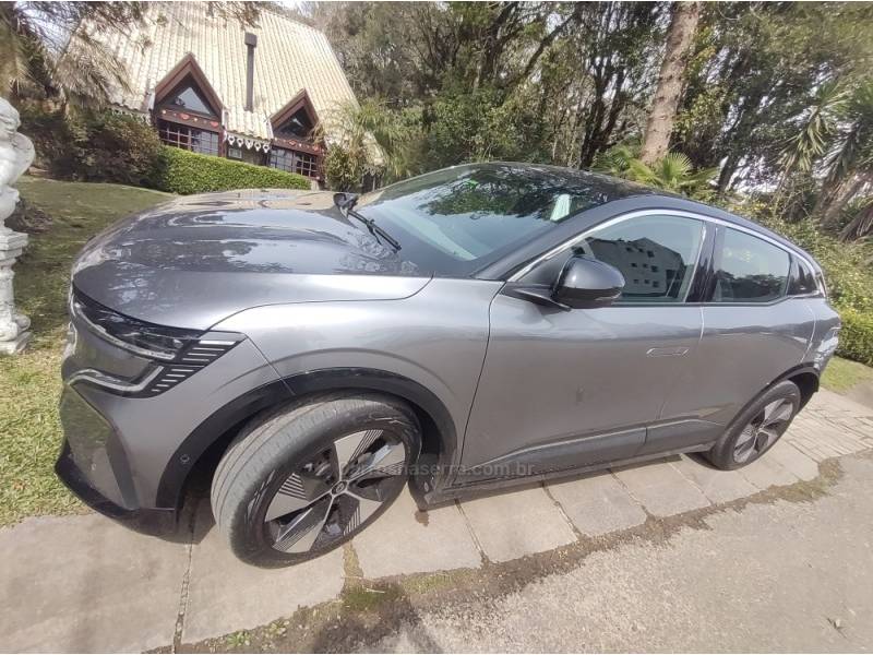 RENAULT - MÉGANE - 2024/2024 - Azul - R$ 176.000,00