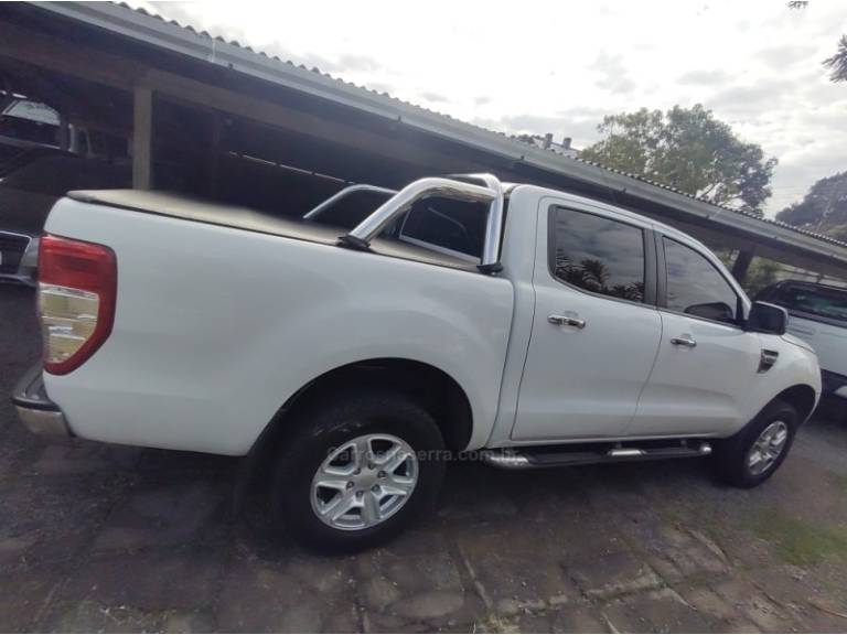 FORD - RANGER - 2013/2013 - Branca - R$ 88.500,00