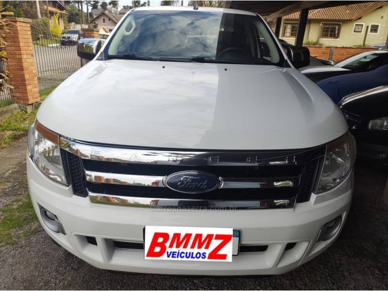 FORD - RANGER - 2013/2013 - Branca - R$ 88.500,00